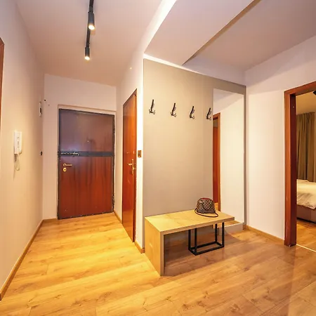 Blloku Unique 3 * Tirana