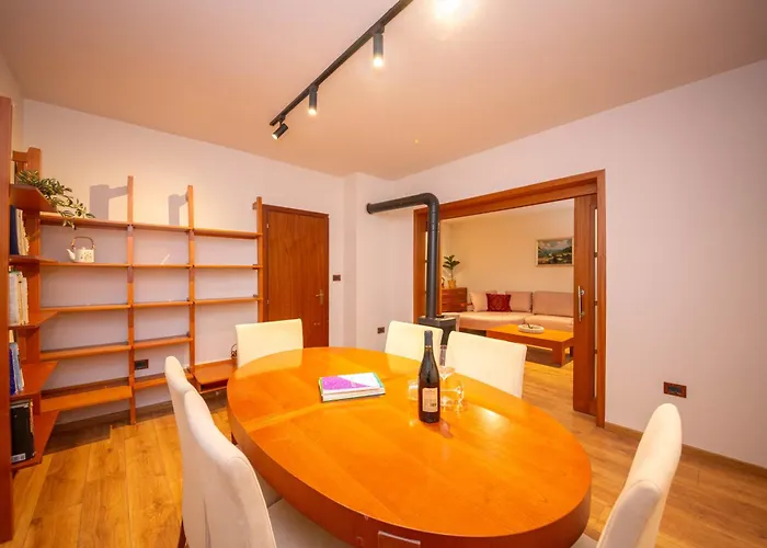 Apartment Blloku Unique 3
