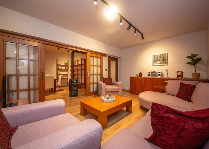 Blloku Unique 3 * Tirana