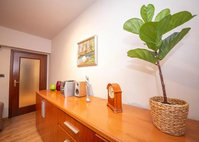 Blloku Unique 3 ティラナ