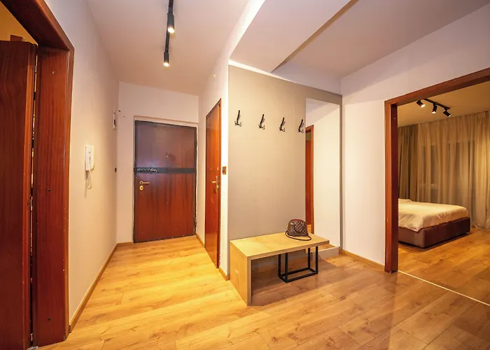 Blloku Unique 3 * Tirana