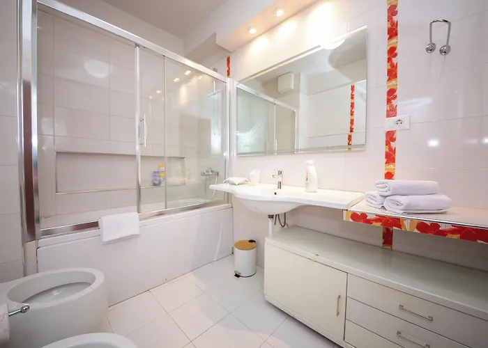 Apartamento Blloku Unique 3 *