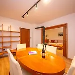 Apartment Blloku Unique 3