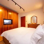 Apartment Blloku Unique 3 *