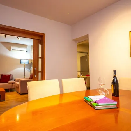 Apartment Blloku Unique 3