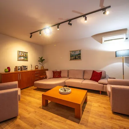 Blloku Unique 3 Apartment Tirana