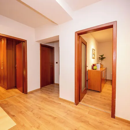 아파트 Blloku Unique 3 티라나